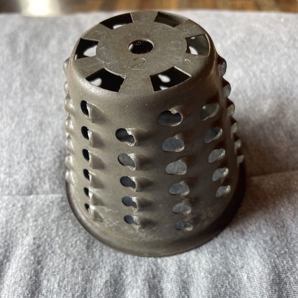 VINTAGE SALAD MASTER FOOD PROCESSOR REPLACEMENT‎ PART  CONE # 2 SHREDDER